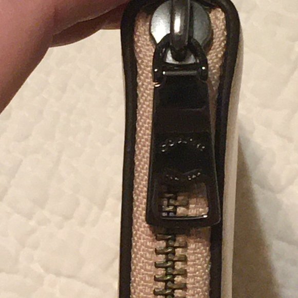 Coach Smooth Leather Accordion Zip Wallet – being sold on Coach website for $225 - Picture 6 of 6